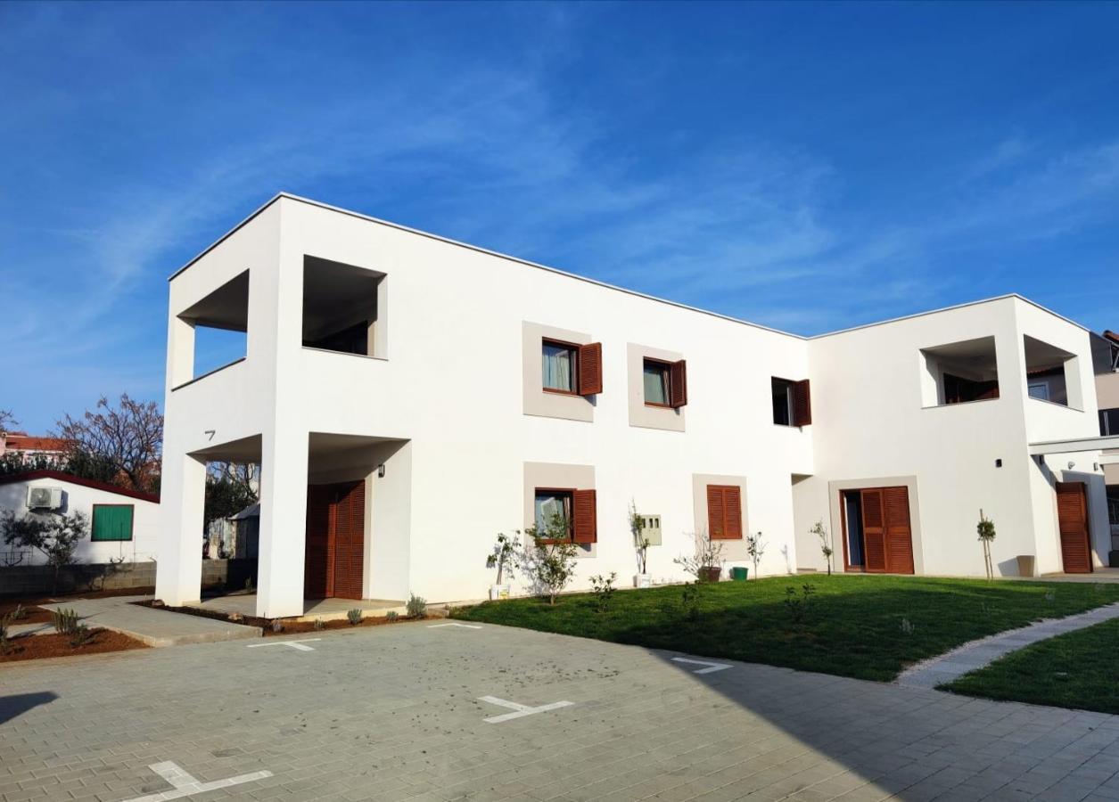Apartments Leticia Vrsi Exterior foto