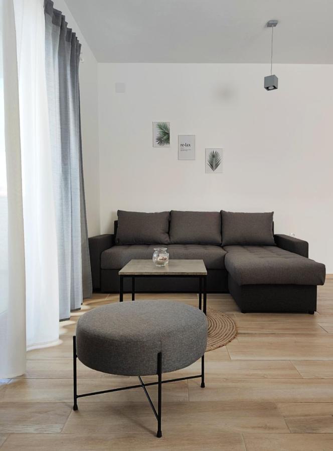 Apartments Leticia Vrsi Exterior foto