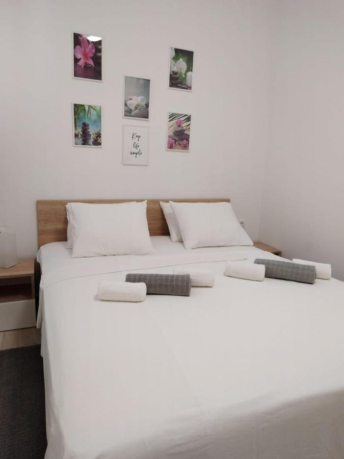 Apartments Leticia Vrsi Habitación foto
